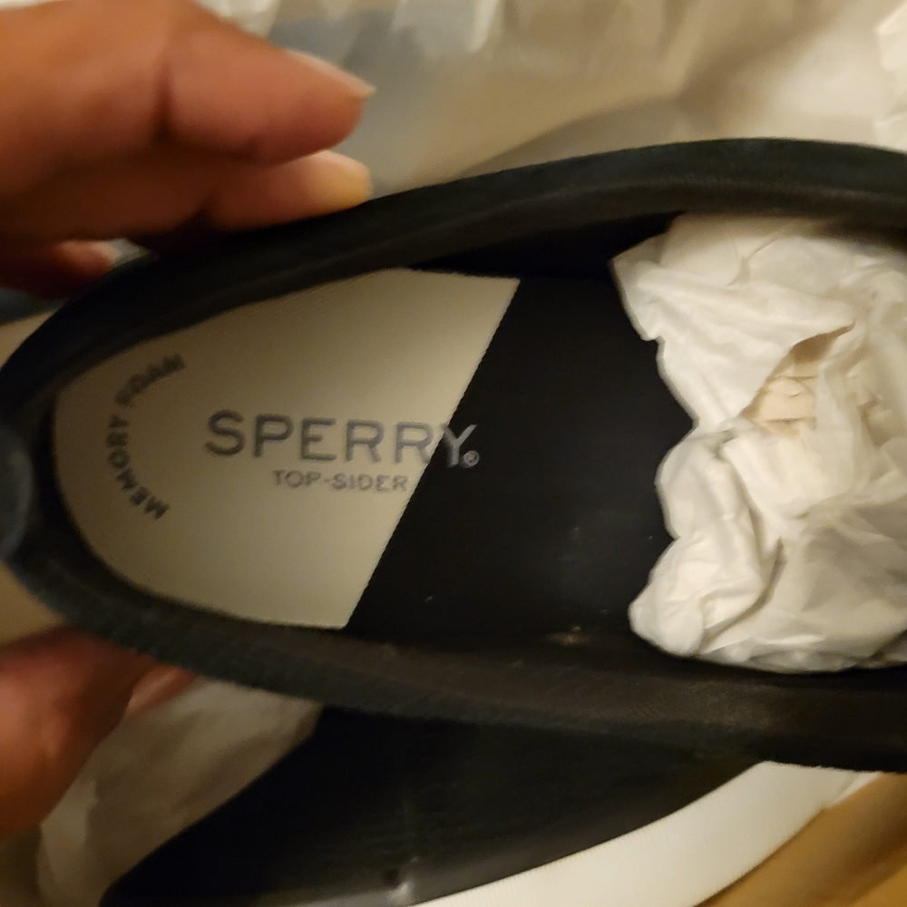 Shoes - Picture 6 of 7